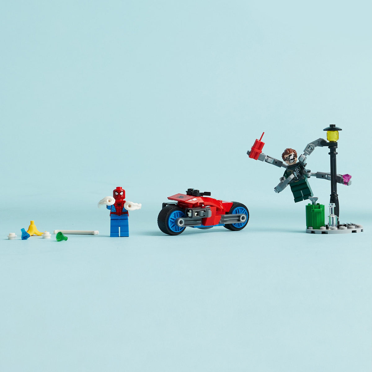 LEGO Super Heroes 76275 inseguimento sulla moto: spider-man vs. doc ock
