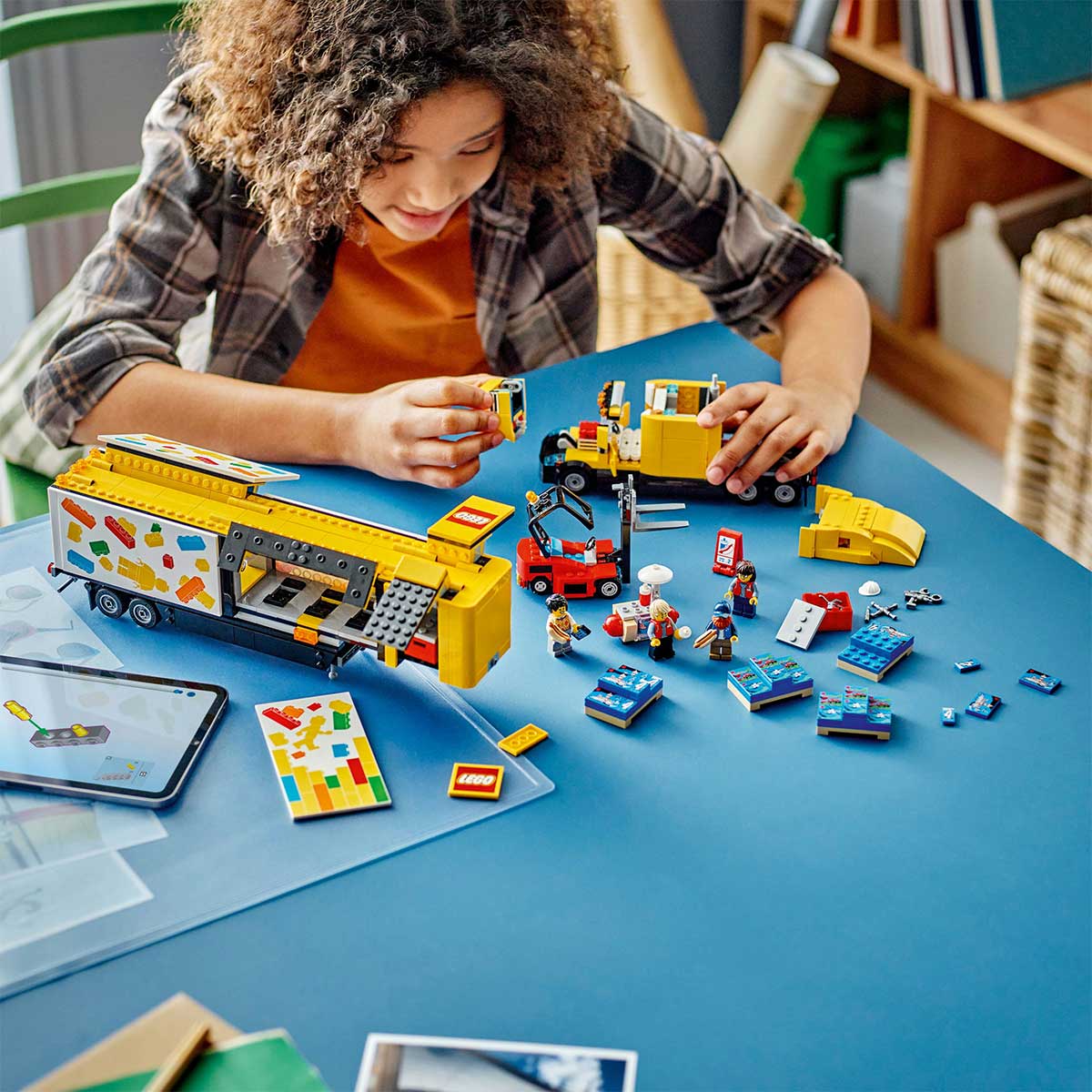 LEGO City 60440 camion per le consegne giallo