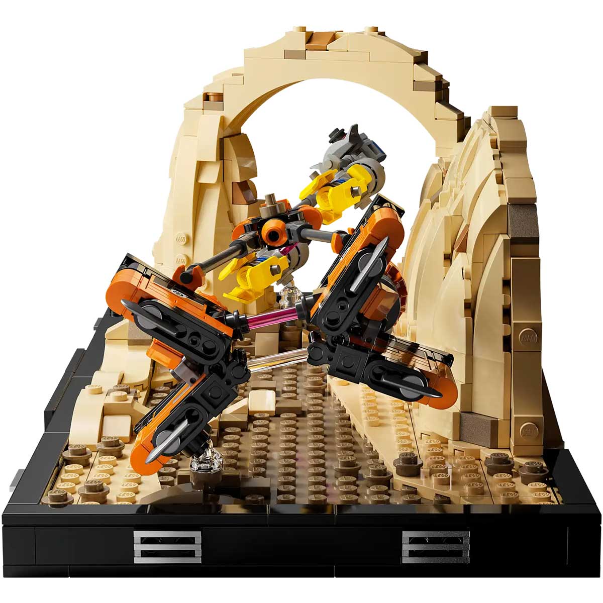 LEGO Star Wars 75380 diorama gara degli sgusci su mos espa