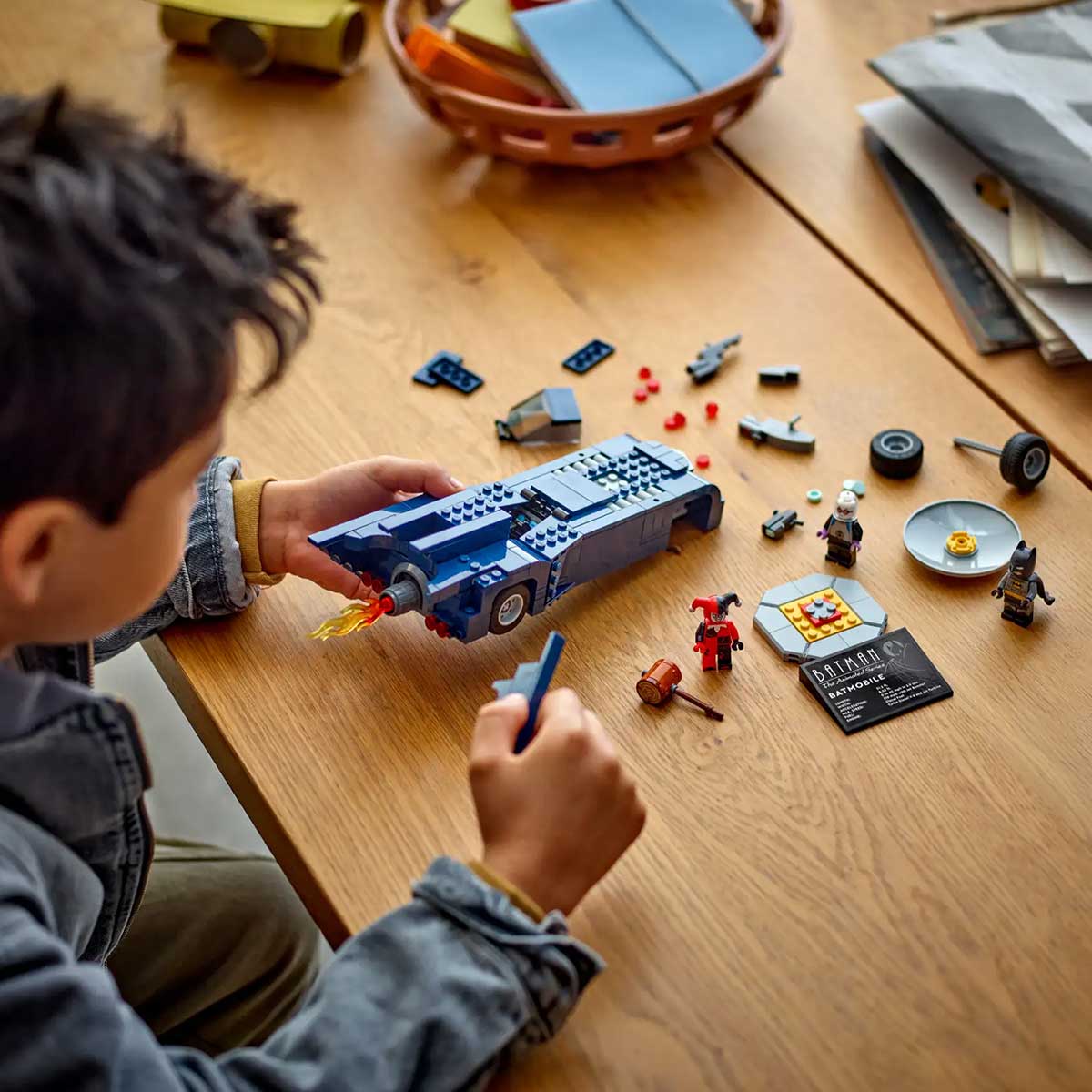 LEGO Super Heroes 76274 batman con batmobile vs. harley quinn e mr. freeze