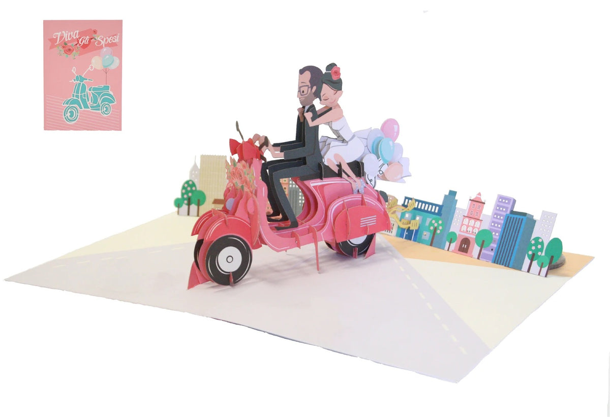 biglietto di auguri - sposi in vespa - kirigami