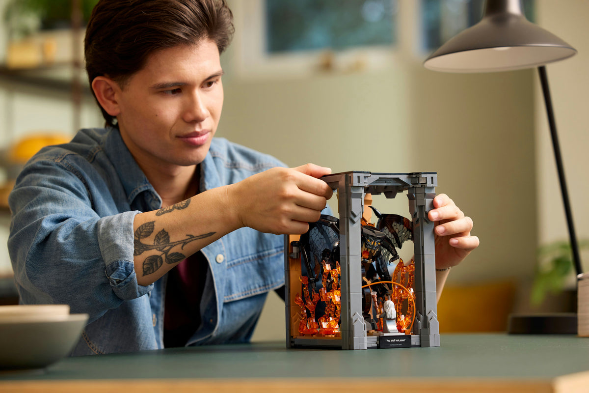 10367 - Il Signore degli Anelli: Book Nook del Balrog™