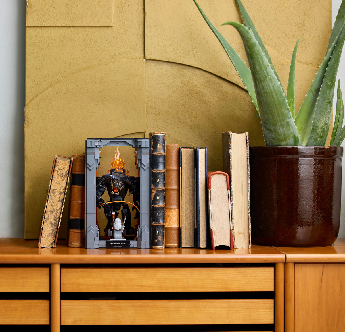 LEGO Icons 10367 Il Signore degli Anelli: Book Nook del Balrog™