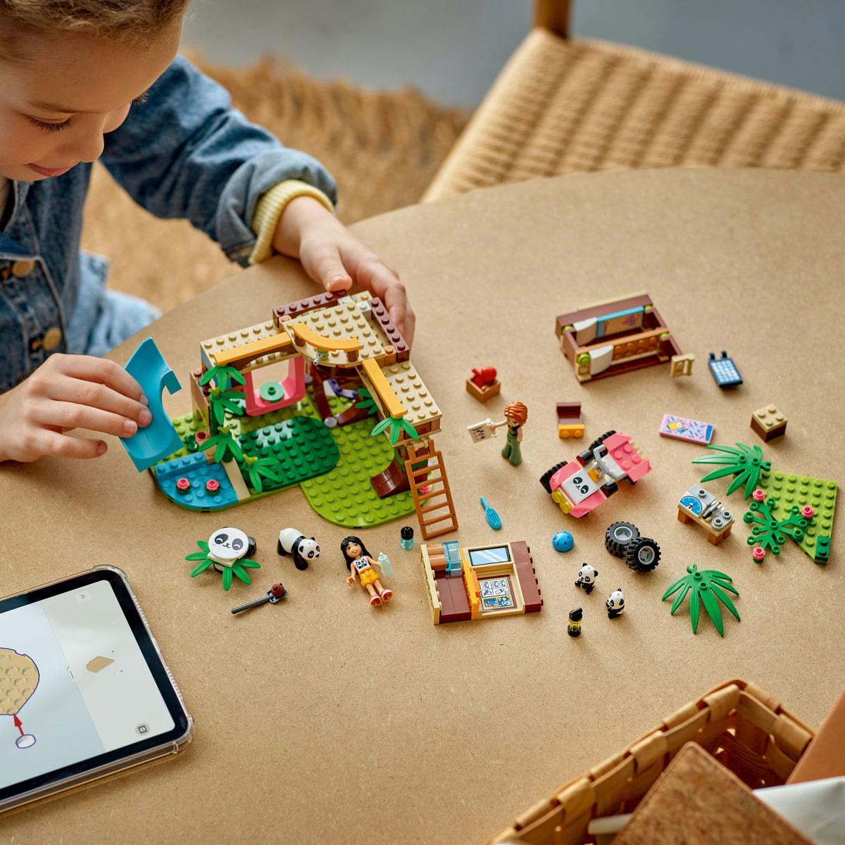 LEGO Friends 42648 Il Santuario dei Panda