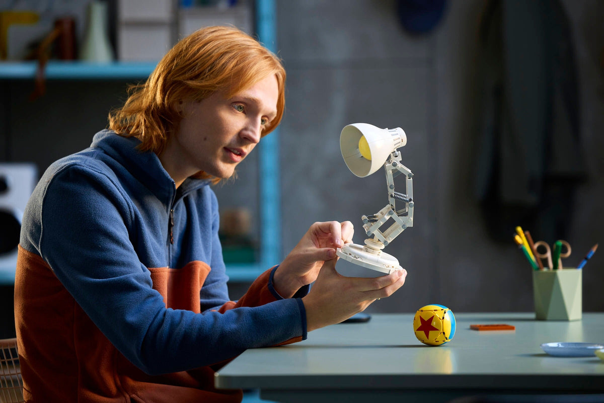 LEGO Ideas 21357 disney pixar luxo jr