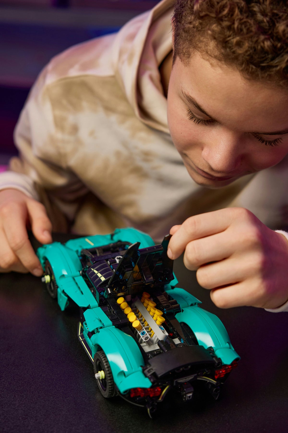 LEGO Technic 42208 aston martin valkyrie