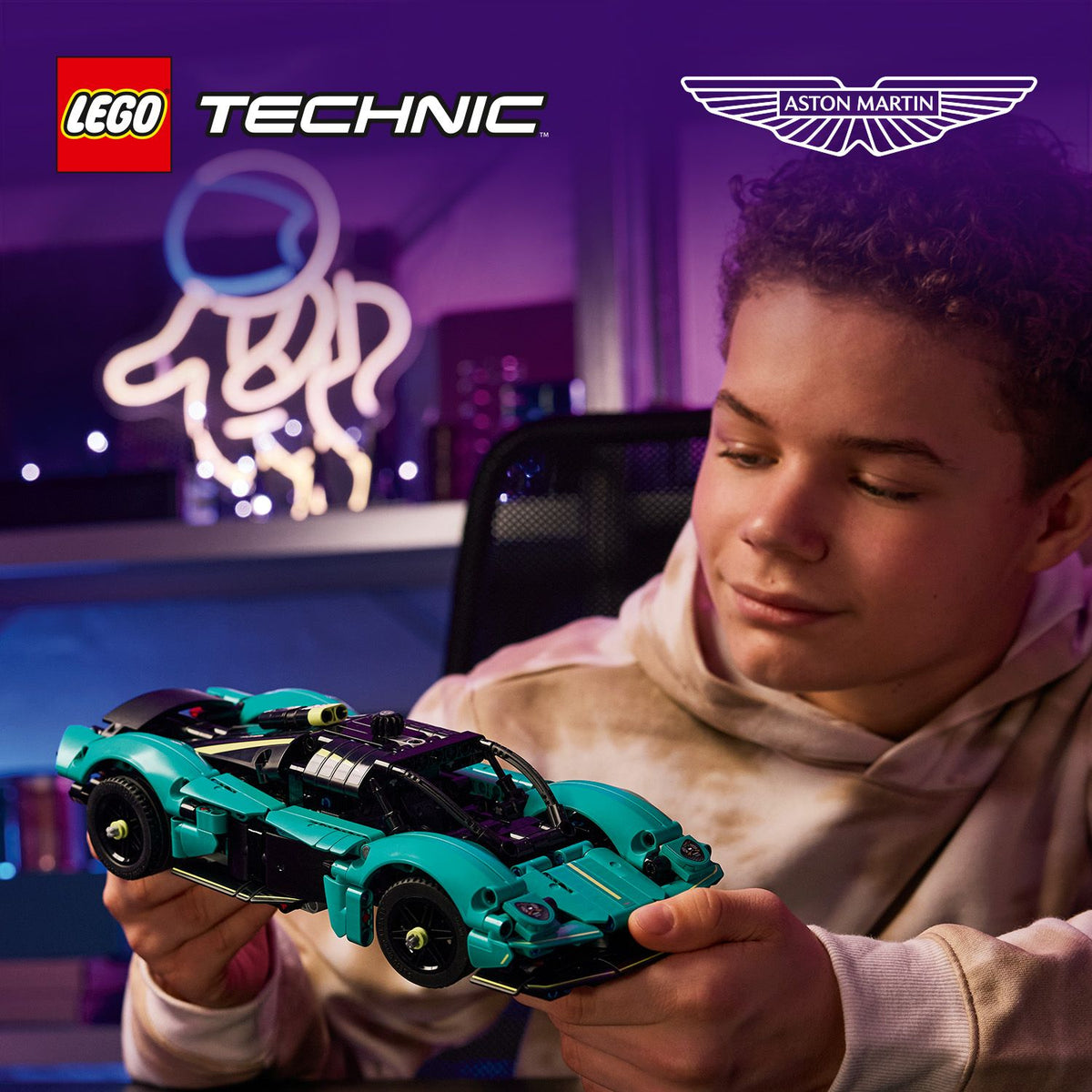 LEGO Technic 42208 aston martin valkyrie
