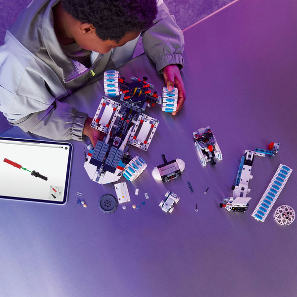 LEGO Technic 42211 veicolo spaziale rover lunare lunar outpost™