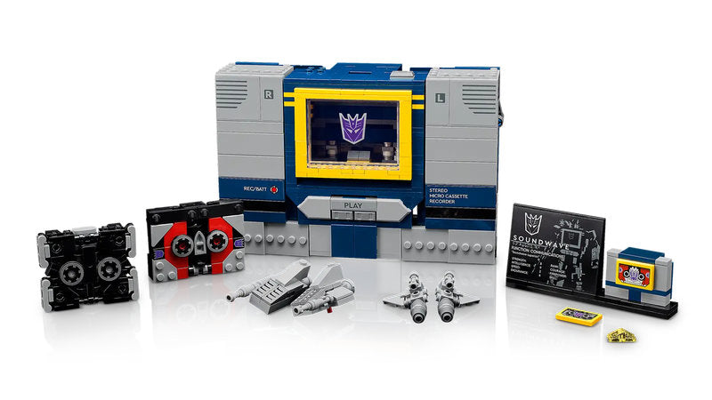LEGO Icons 10358 transformers: soundwave