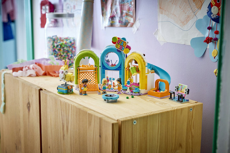 LEGO Friends 42686 parco giochi al coperto