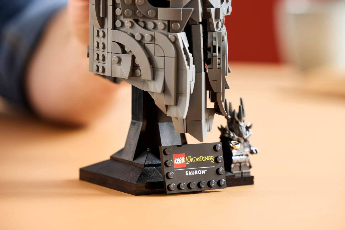 LEGO Icons 11373 il signore degli anelli: elmo di sauron