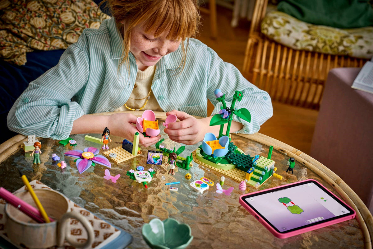LEGO Friends 42702 giostra delle tazze da tè floreali