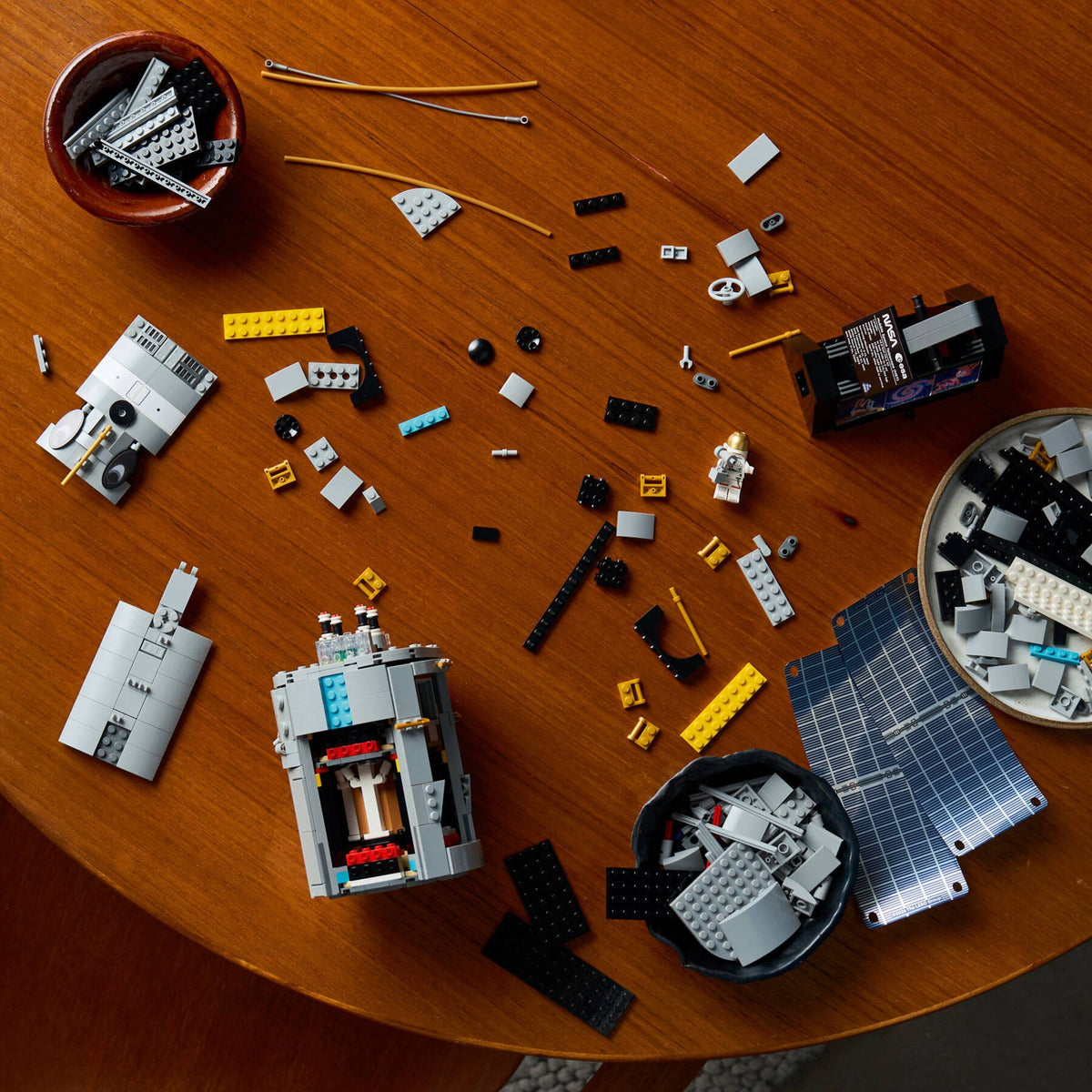 LEGO Icons 11382 telescopio spaziale hubble